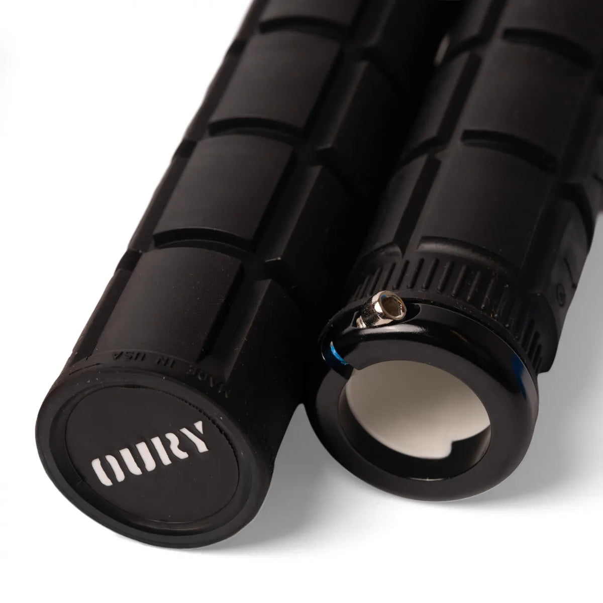 OURY オーリー LOCK-ON V2 GRIP ブラック ロックオングリップ 135mm MTB マウンテンバイク 自転車用 ハンドルグリップ ODIロックオンシステム ピスト コミューター