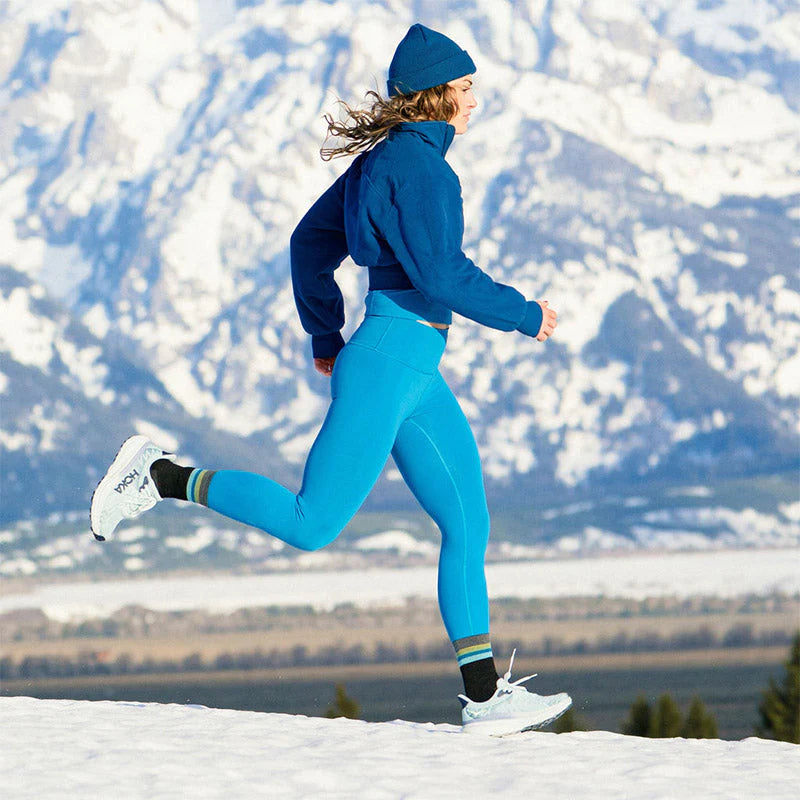 Feetures MERINO 10 MAX CUSHION MINI CREW Luminous Black ソックス メリノウール 厚手クッション ランニング 靴下 防臭 保温 フィーチャーズ ミニクルー メンズ レディース