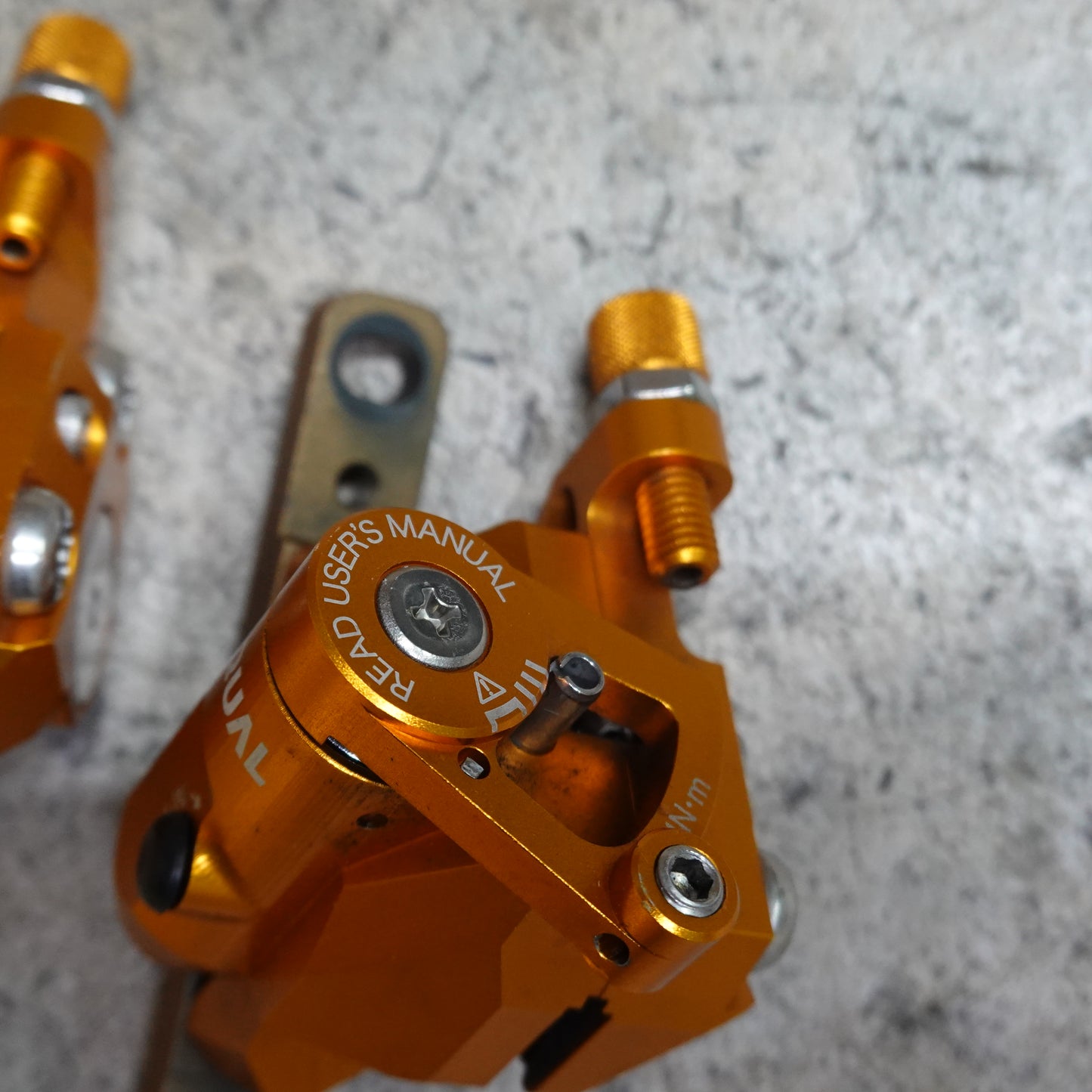中古 良品 EQUAL 機械式ディスクブレーキキャリパー フラットマウント 前後セット メカニカルディスクブレーキ