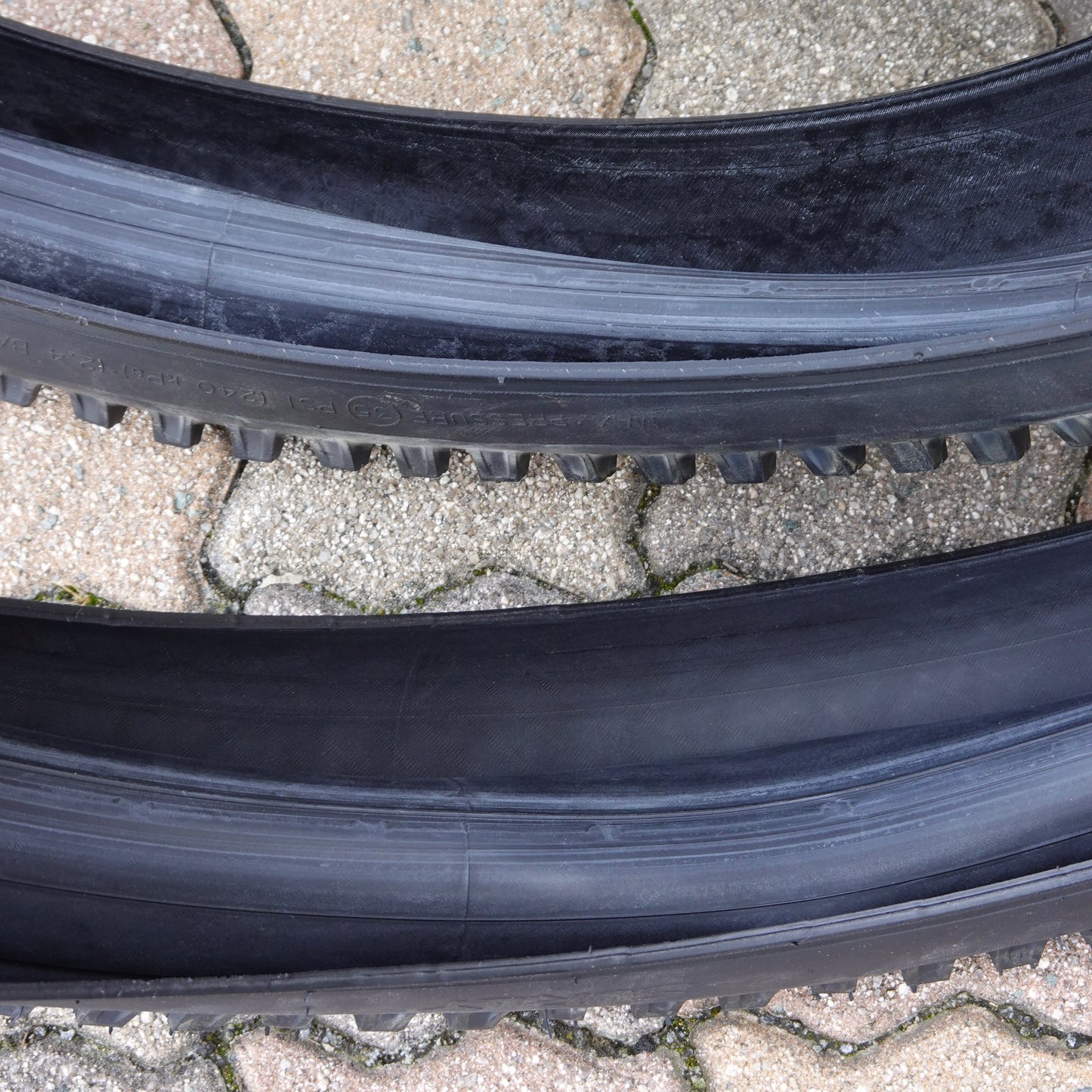 新品未使用|完成車外し SURLY DIRT WIZARD 27.5×3.0 タイヤ+チューブ 前後セット(1台分)