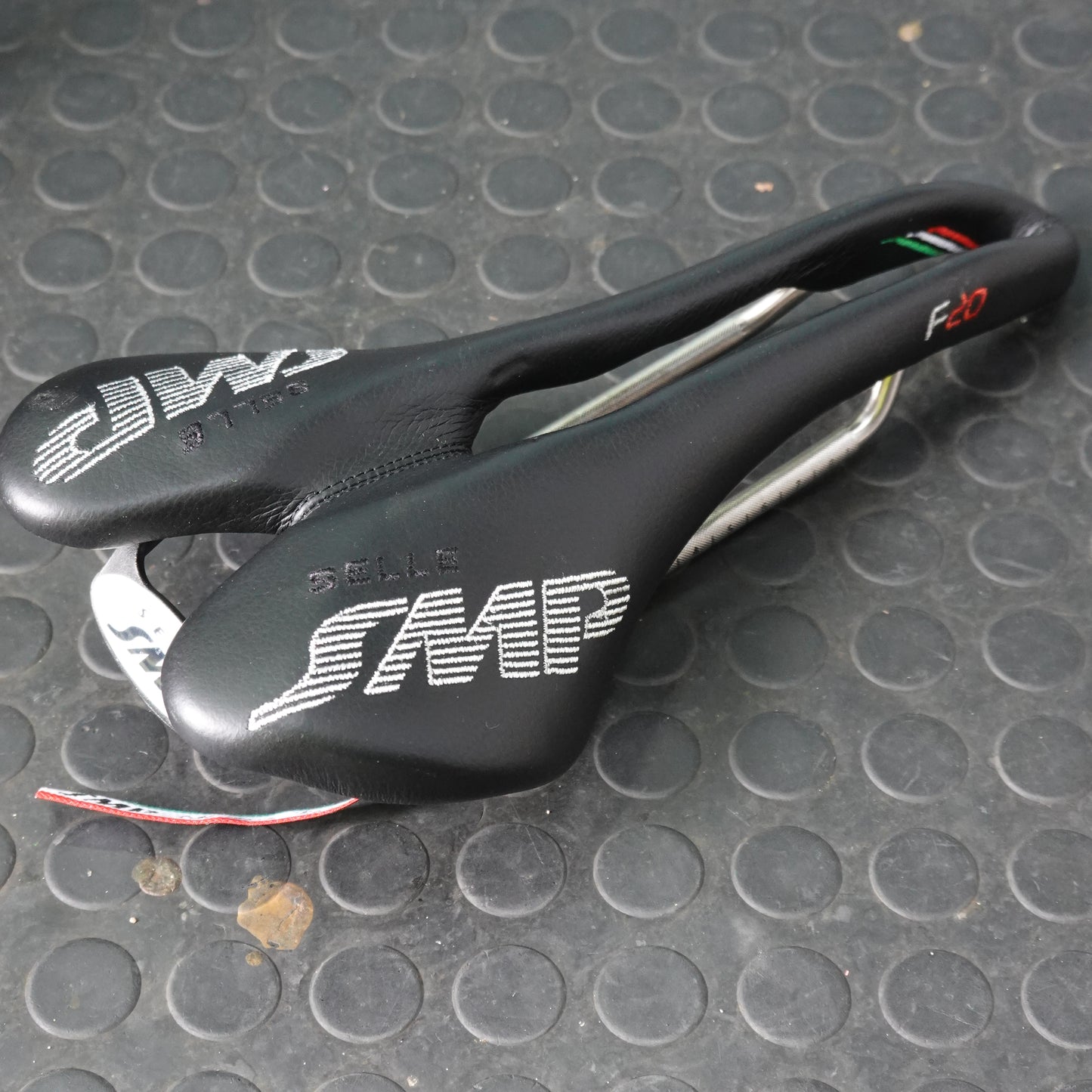 中古 SELLE SMP F20 サドル