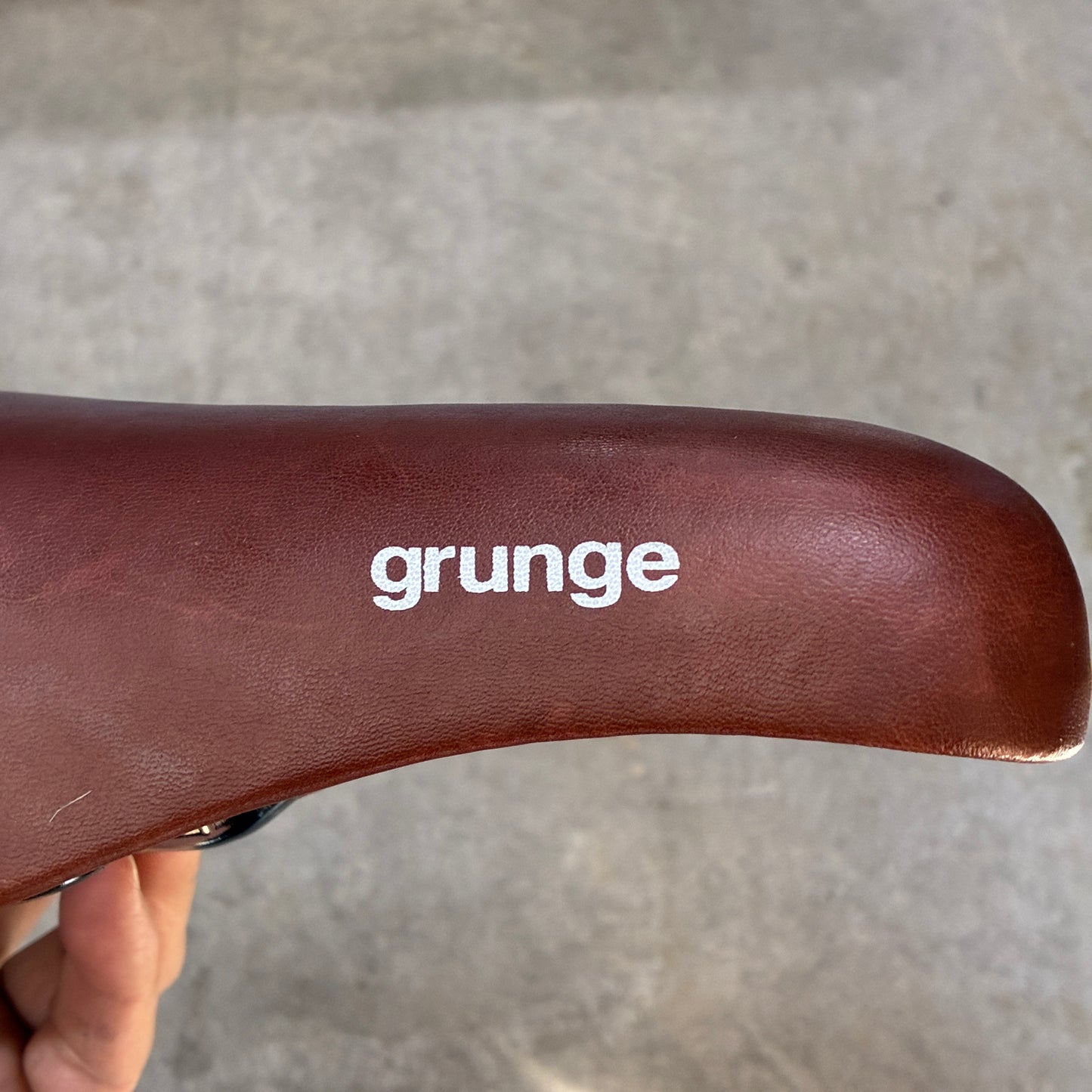 中古 並品 グランジ サドル