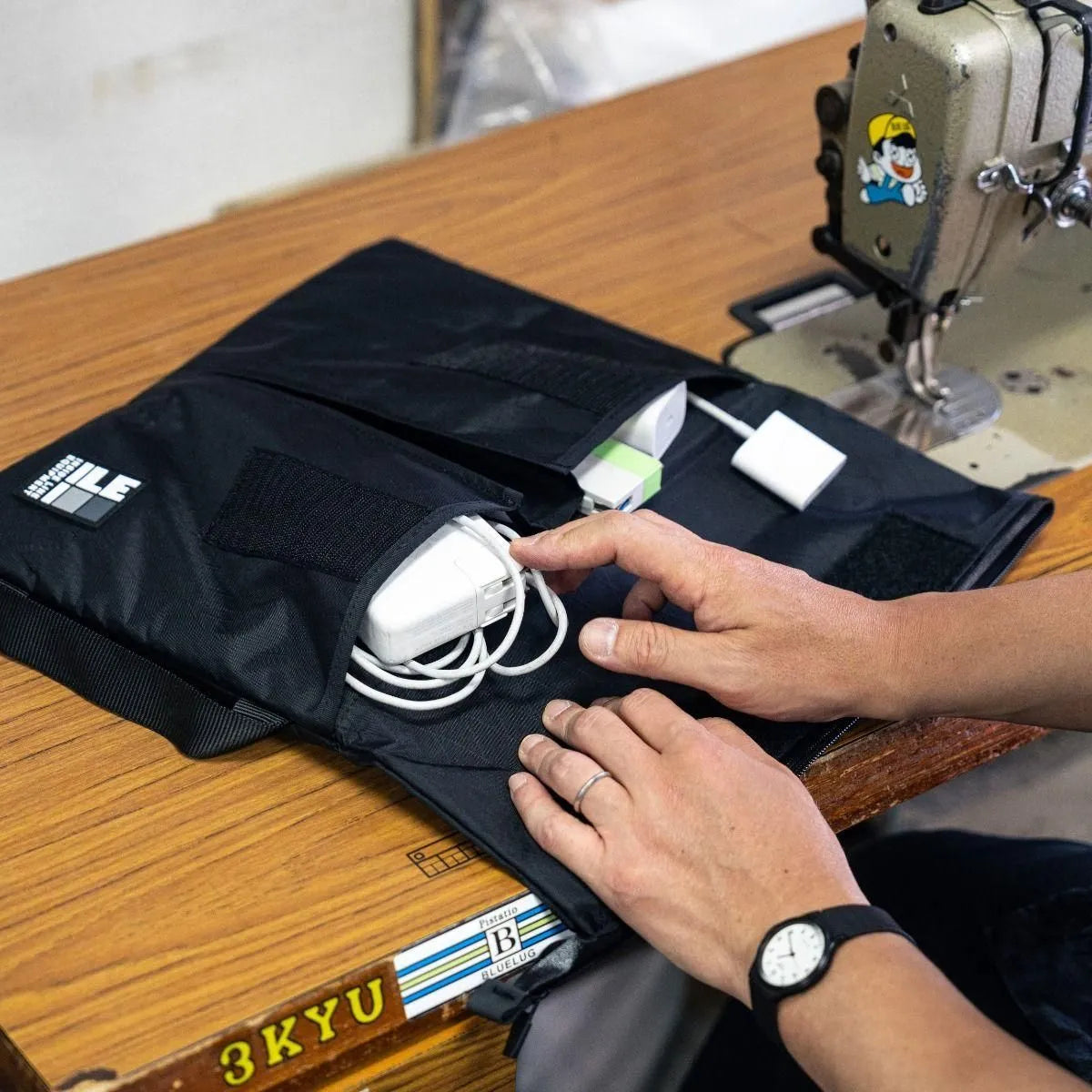 ILE Laptop Sleeve X-PAC Blaze 16インチ ノートPCスリーブ MacBook Pro 16対応 インサイドラインエキップメント