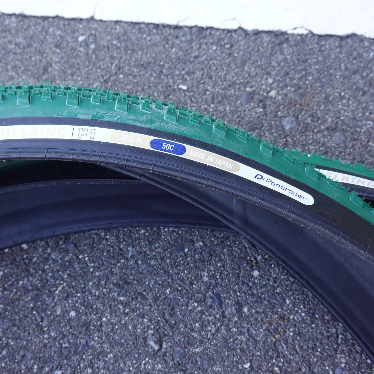 新古品 Panaracer GRAVELKING X1 700×50C グリーン/ブラックサイド 限定カラー 2本セット（チューブレスレディ対応）