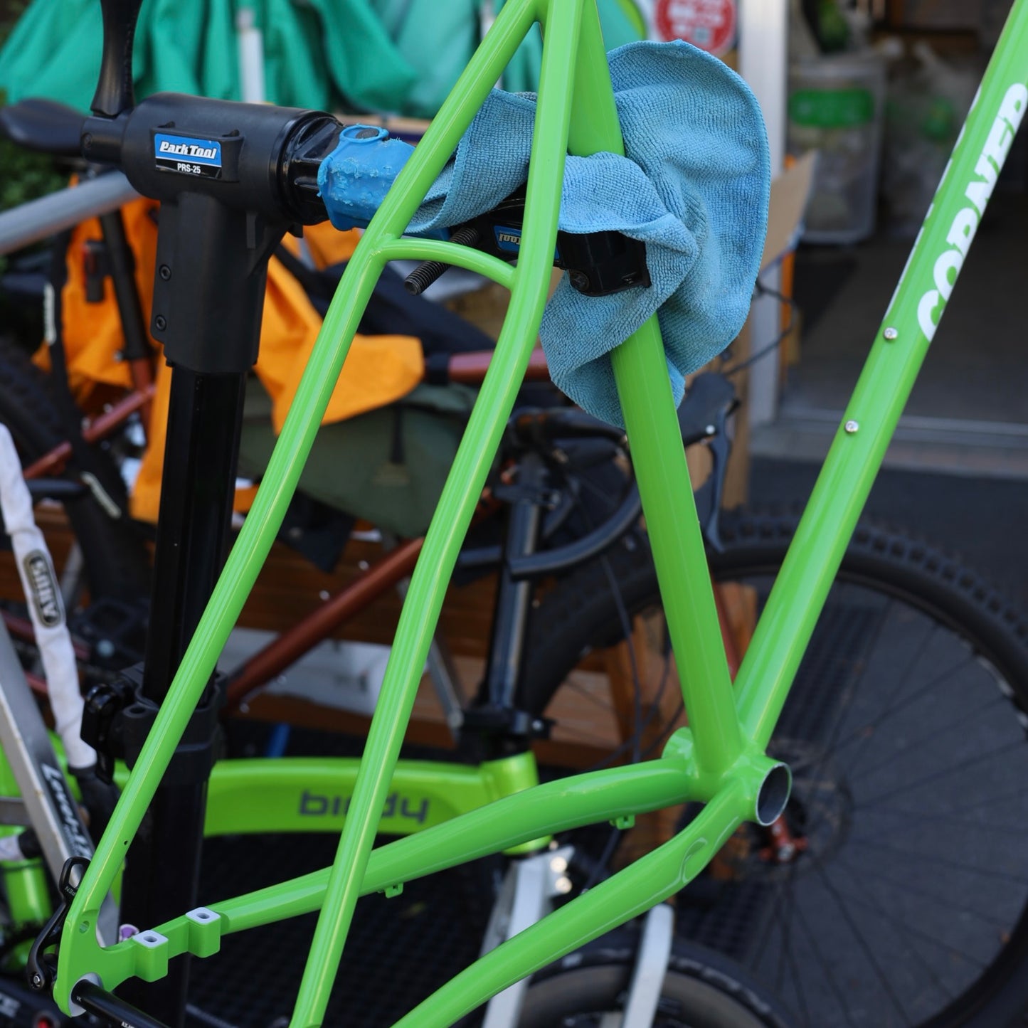 エレファントサイクルオリジナル グラベルバイク by CORNER（コーナー）