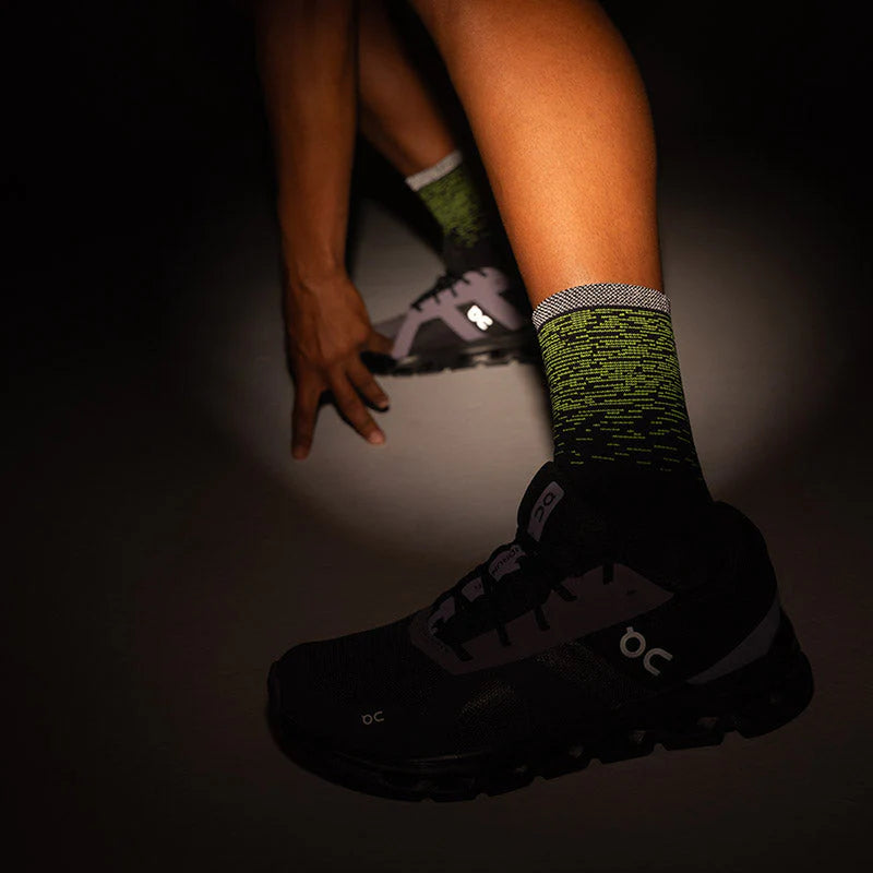 フィーチャーズ エリート ライトクッション ミニクルー ソックス リフレクティブヤーン FEETURES Elite Light Cushion Mini Crew Reflective Yarns