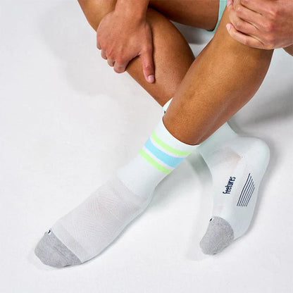 FEETURES フィーチャーズ Elite Light Cushion Mini Crew エリート ライトクッション ミニクルー ソックス Mint Bounce ミントバウンス M/L ランニングソックス サイクリング 靴下 スポーツソックス 左右専用設計 アーチサポート 薄手クッション