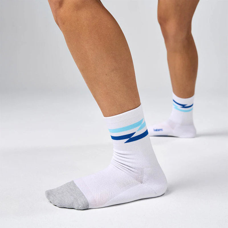 Feetures ELITE LIGHT CUSHION MINI CREW White Track ソックス ランニング 靴下 軽量クッション 吸汗速乾 フィーチャーズ ミニクルー メンズ レディース