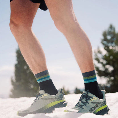 Feetures MERINO 10 MAX CUSHION MINI CREW Luminous Black ソックス メリノウール 厚手クッション ランニング 靴下 防臭 保温 フィーチャーズ ミニクルー メンズ レディース