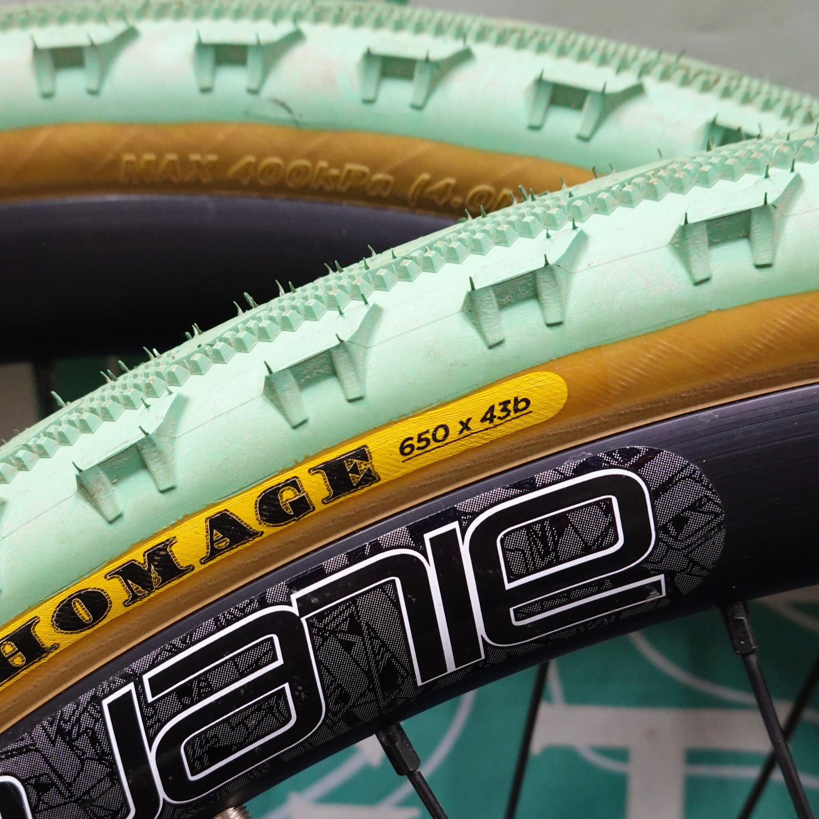 Velocity Aileron 650B カスタムホイールセット （Surly Midnight