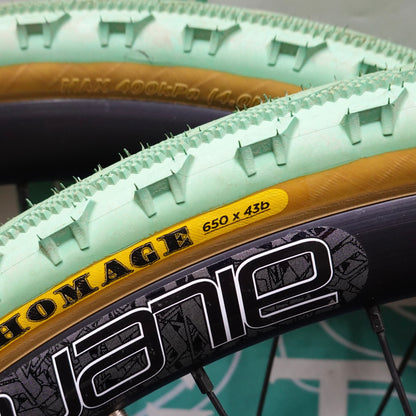 Velocity Aileron 650B カスタムホイールセット （Surly Midnight Special純正ハブ / 前後スルーアクスル仕様 × DT SWISSスポーク / 6ボルト仕様）