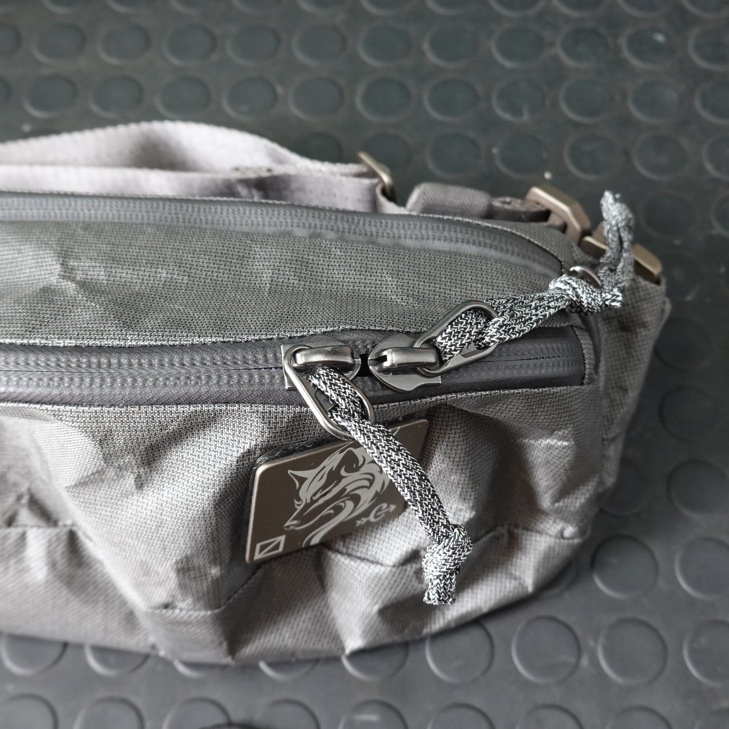 中古 超美品 EVERGOODS CIVIC ACCESS SLING 2L Kludde Edition ULTRA 200tx 限定 スリングバッグ CAS2 Carryology コラボ