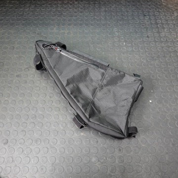 【中古】サーリー フレームバッグ　定価23650円