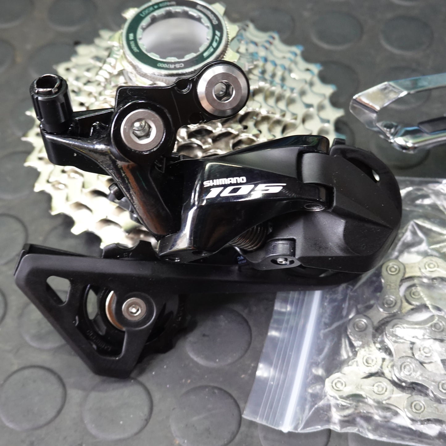未使用 SHIMANO 105 R7000 2×11速 コンポーネントセット ブラック ST-R7000/BR-R7000/FD-R7000/RD-R7000 箱なし