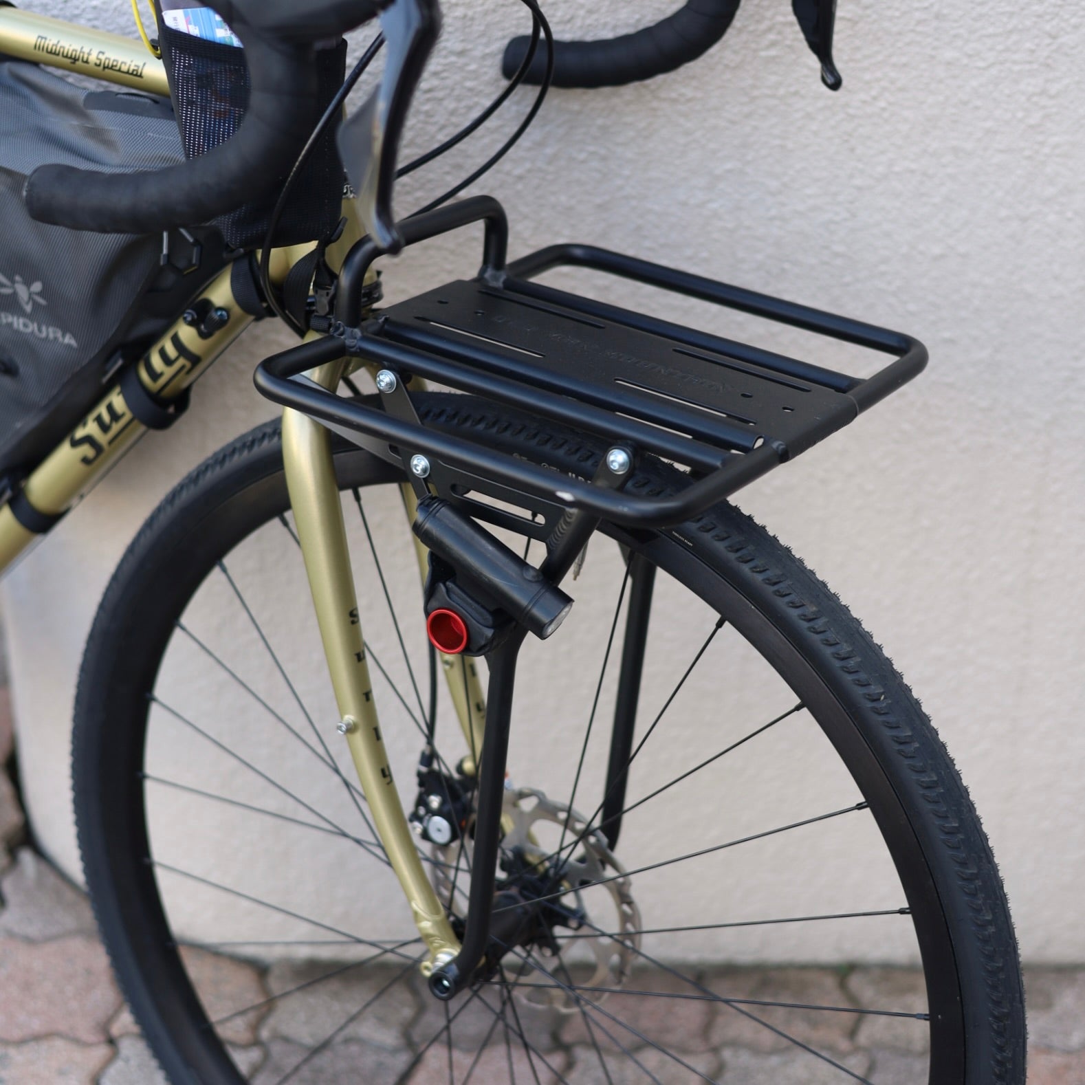 【引取限定】GARNEAU MER ロードバイク ＋LEZYNEライト＋スタンド LEZYNE CLASSIC DRIVE 700+ SATIN BLACK｜700ルーメン USB充電式