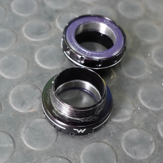 【中古】WHITE INDUSTRIES Bottom Brackets BSA Stainress ブラック