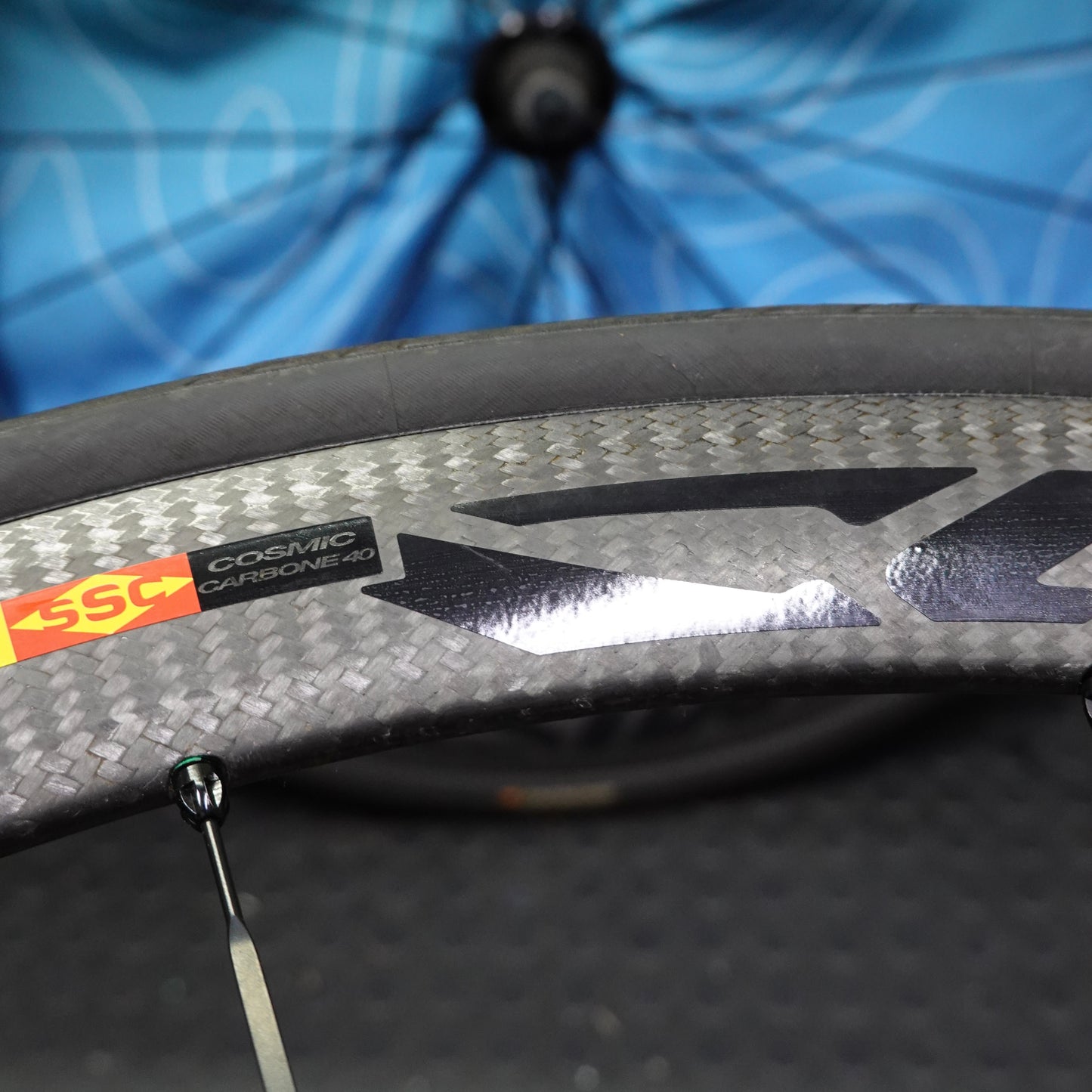 【中古美品】MAVIC COSMIC CARBONE 40 リムブレーキ クリンチャー 700C ホイールセット カンパフリー シマノ交換可 マビック コスミック エアロ カーボン ele1681