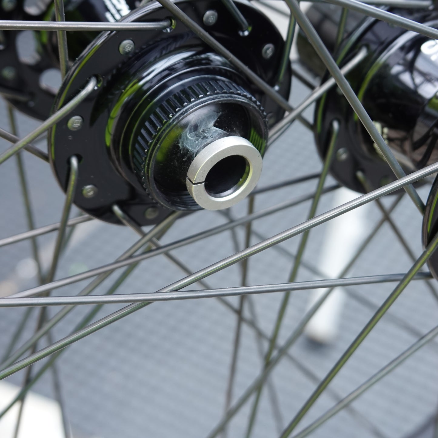 中古　クリスキング R45 DISC × ベロシティ Aileron（イルロン）700C 前後セット