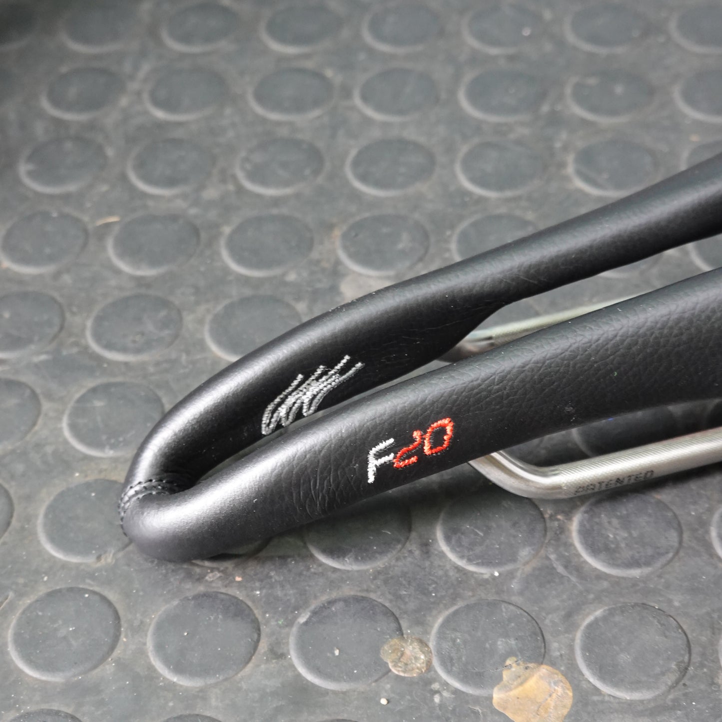 中古 SELLE SMP F20 サドル