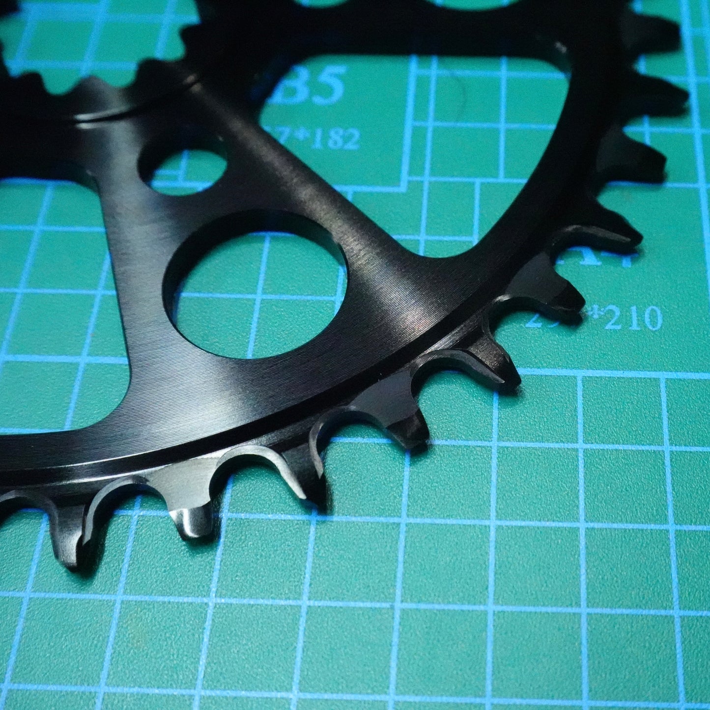 WHITE INDUSTRIES Single Ring (17)for VBC TSR ENO Chain ring