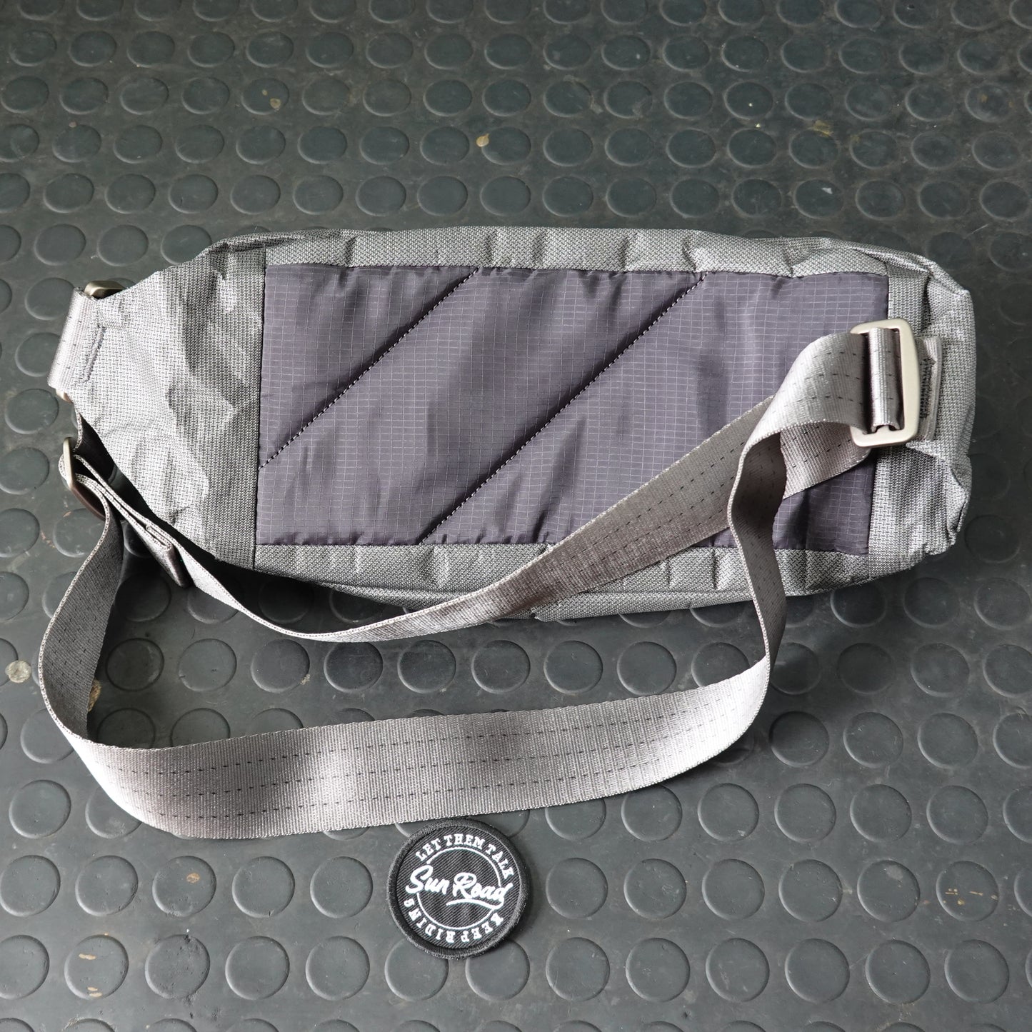 中古 超美品 EVERGOODS CIVIC ACCESS SLING 2L Kludde Edition ULTRA 200tx 限定 スリングバッグ CAS2 Carryology コラボ