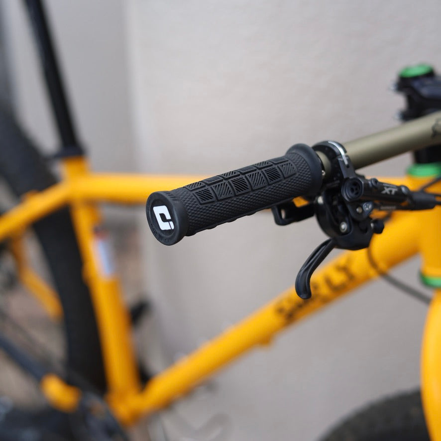 【委託販売｜中古カスタム車】 SURLY KARATE MONKEY（サーリー カラテモンキー）第3世代前期｜Mサイズ｜クリスキング“マットエメラルド”× XT 11Sカスタム