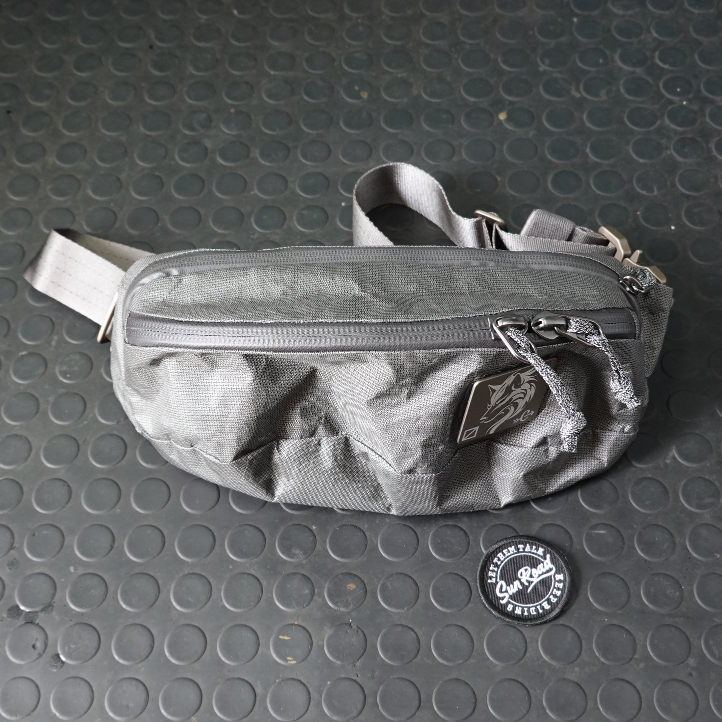 中古 超美品 EVERGOODS CIVIC ACCESS SLING 2L Kludde Edition ULTRA 200tx 限定 スリングバッグ CAS2 Carryology コラボ