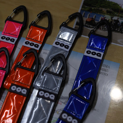 Visionary Souvenir Reflector Tag｜おしゃれなリフレクタータグ・キーホルダー（COG ブラック / ホワイト）