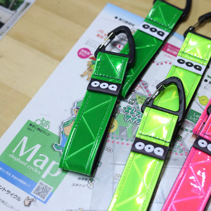 Visionary Souvenir Reflector Tag｜おしゃれなリフレクタータグ・キーホルダー（COG ブラック / ホワイト）