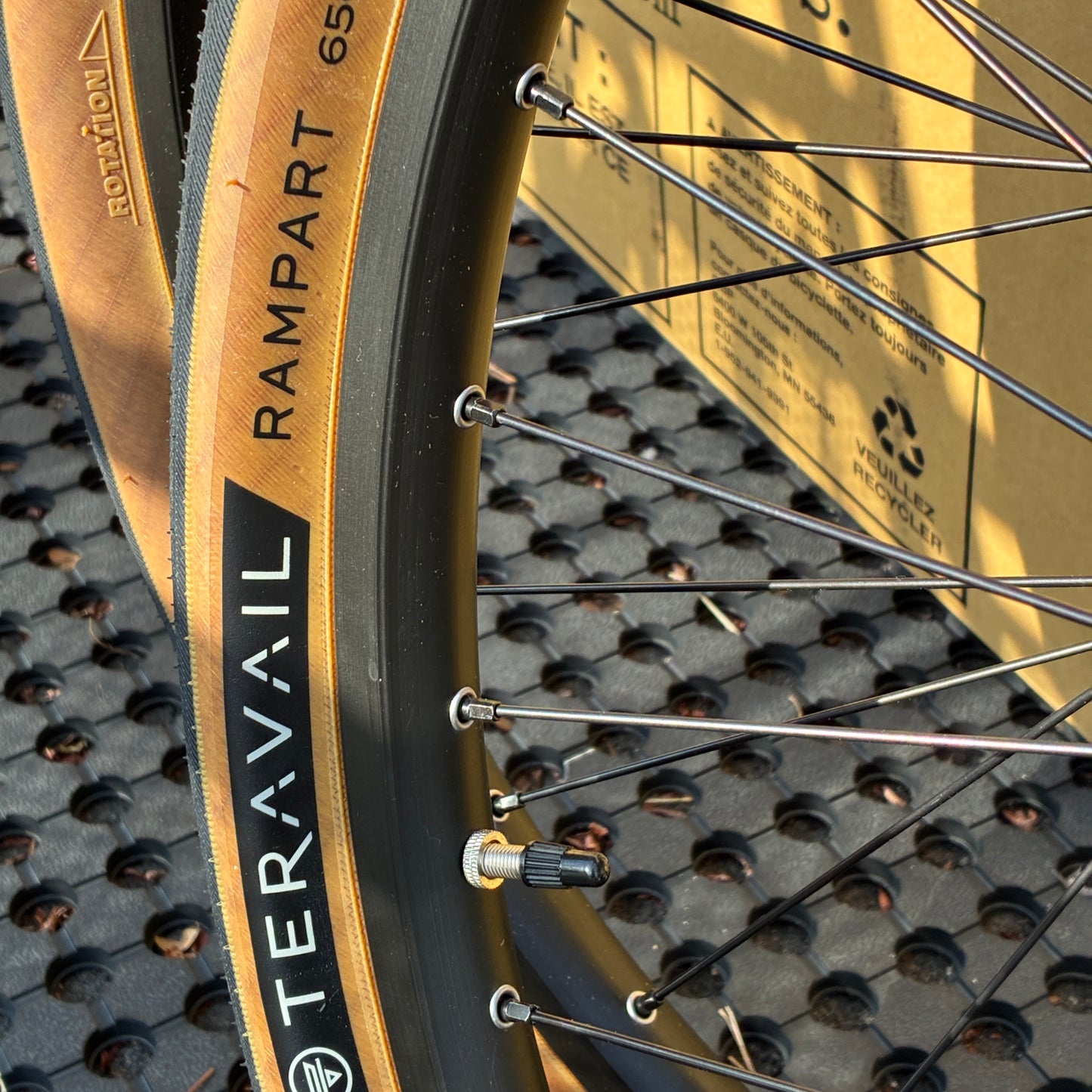 【中古美品】Surly Midnight Special 650B ホイールセット（前後）｜完成車外し