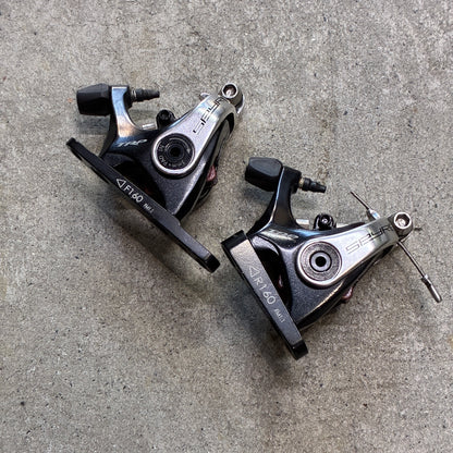 中古　TRP SPYRE FLAT MOUNT ディスクブレーキキャリパー 前後セット