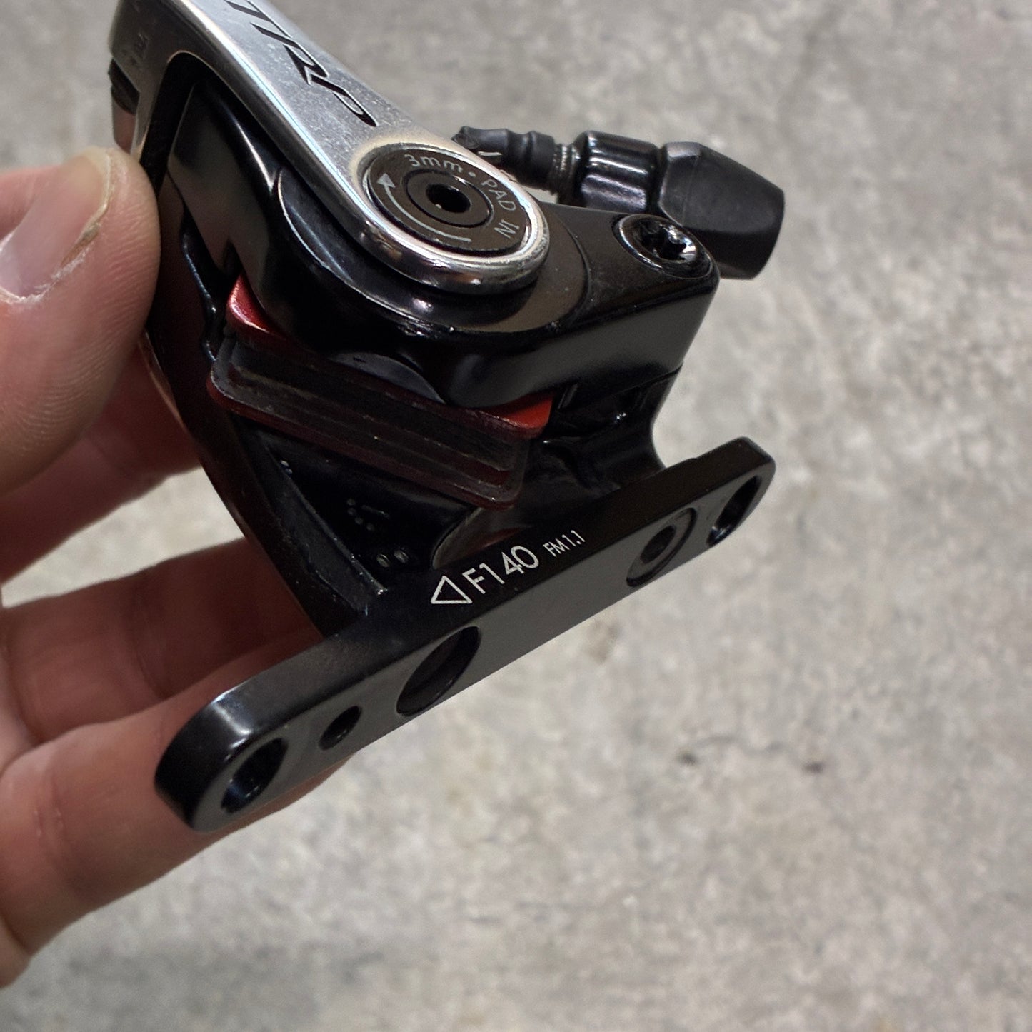 中古　TRP SPYRE FLAT MOUNT ディスクブレーキキャリパー 前後セット