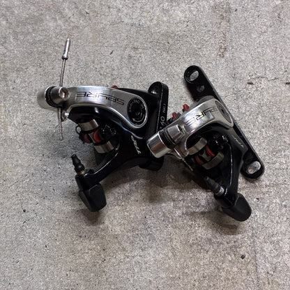 中古　TRP SPYRE FLAT MOUNT ディスクブレーキキャリパー 前後セット