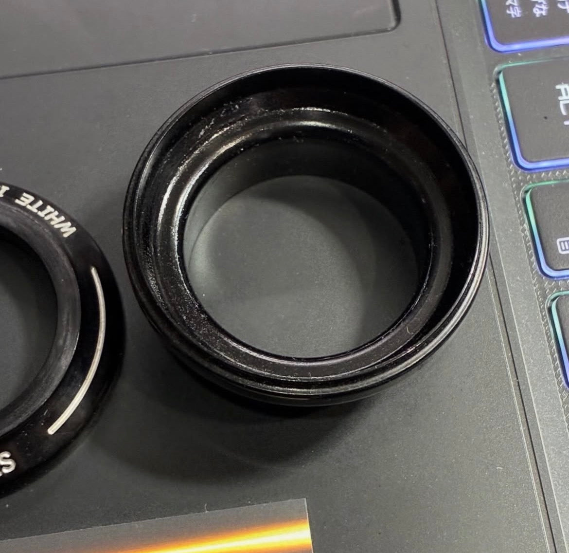 中古　WHITE INDUSTRIES ヘッドパーツ 1-1/8 オーバーサイズ