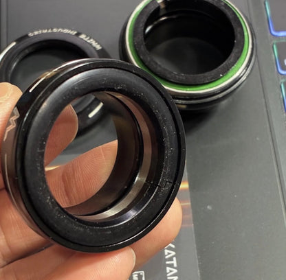 中古　WHITE INDUSTRIES ヘッドパーツ 1-1/8 オーバーサイズ