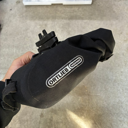 中古　並品　ORTLIEB（オルトリーブ）サドルバッグ