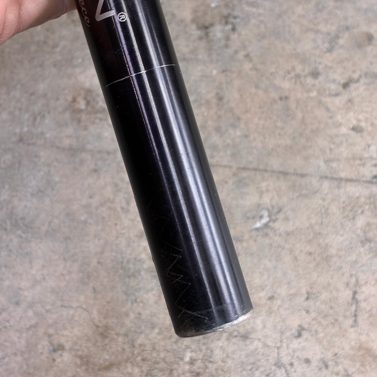 中古　THOMSON MASTERPIECE シートポスト BLK 27.2mm ストレートタイプ