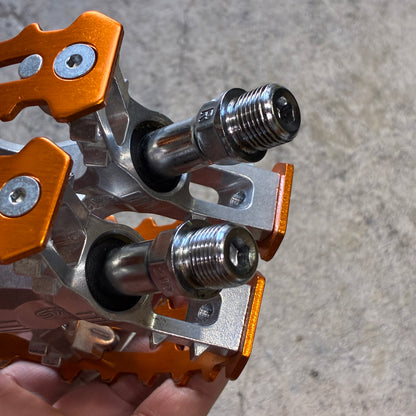 中古　並品　MKS XC-III Bear Trap Pedal（オレンジ）