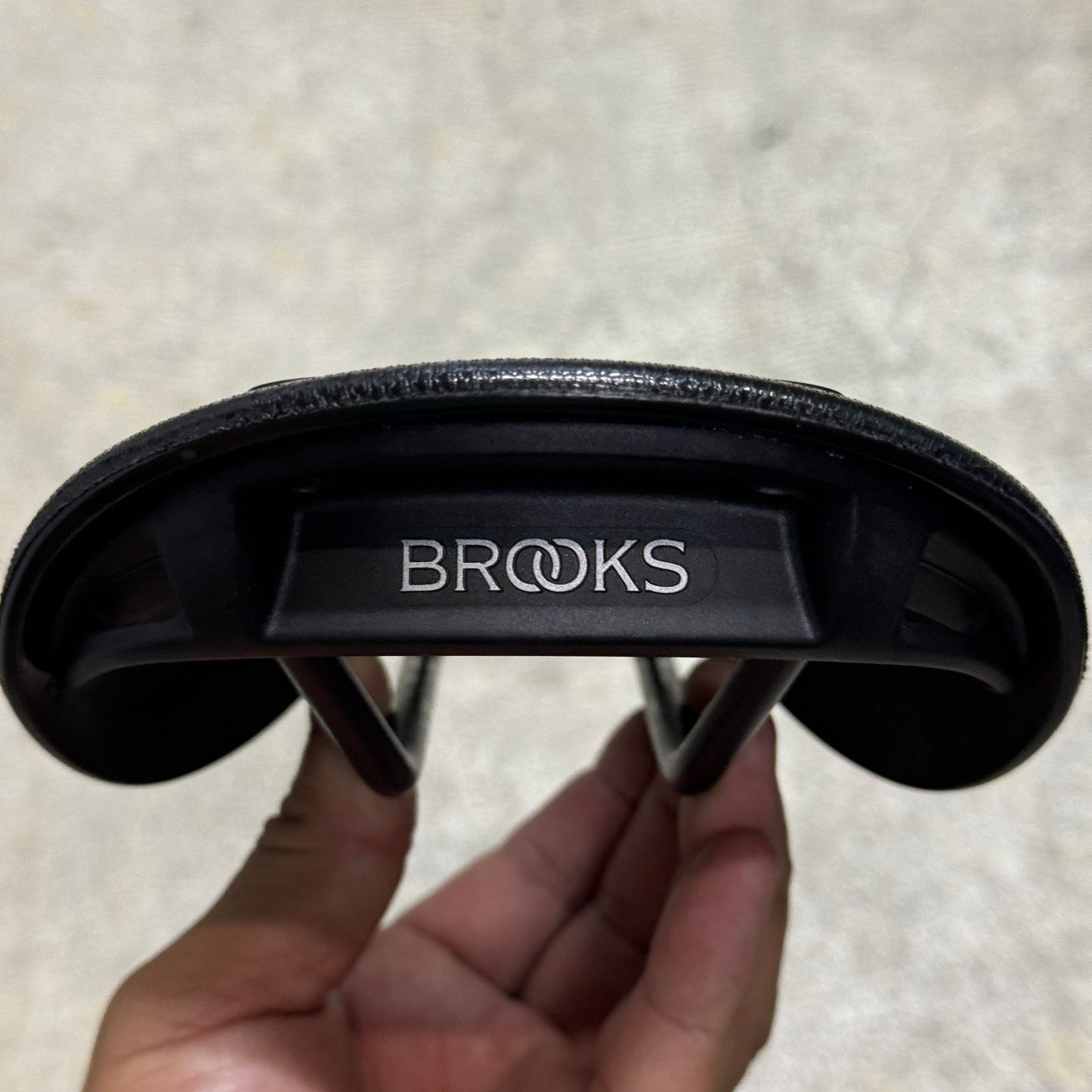 【無料レンタル】BROOKS C15 CARVED 穴あき