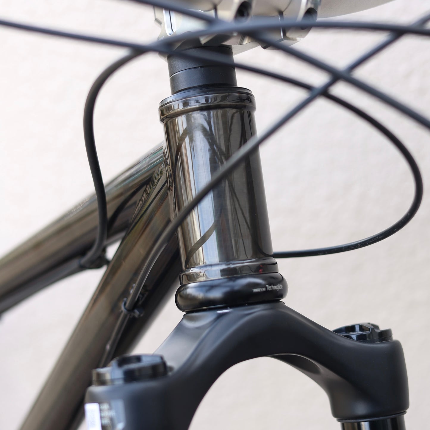 【即納OK｜RAWペイント×サス仕様】Surly KRAMPUS（クランパス）カスタム完成車｜Sサイズ｜トレイル対応MTB