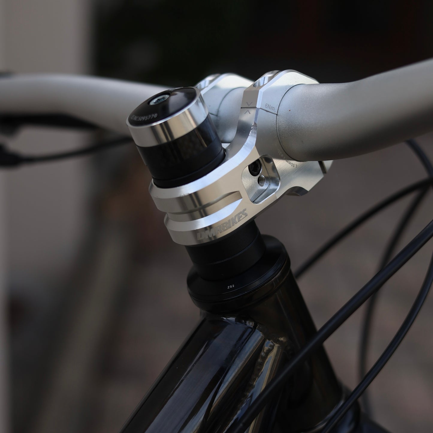 【即納OK｜RAWペイント×サス仕様】Surly KRAMPUS（クランパス）カスタム完成車｜Sサイズ｜トレイル対応MTB