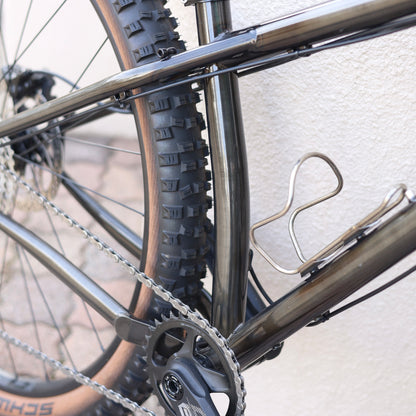 【即納OK｜RAWペイント×サス仕様】Surly KRAMPUS（クランパス）カスタム完成車｜Sサイズ｜トレイル対応MTB