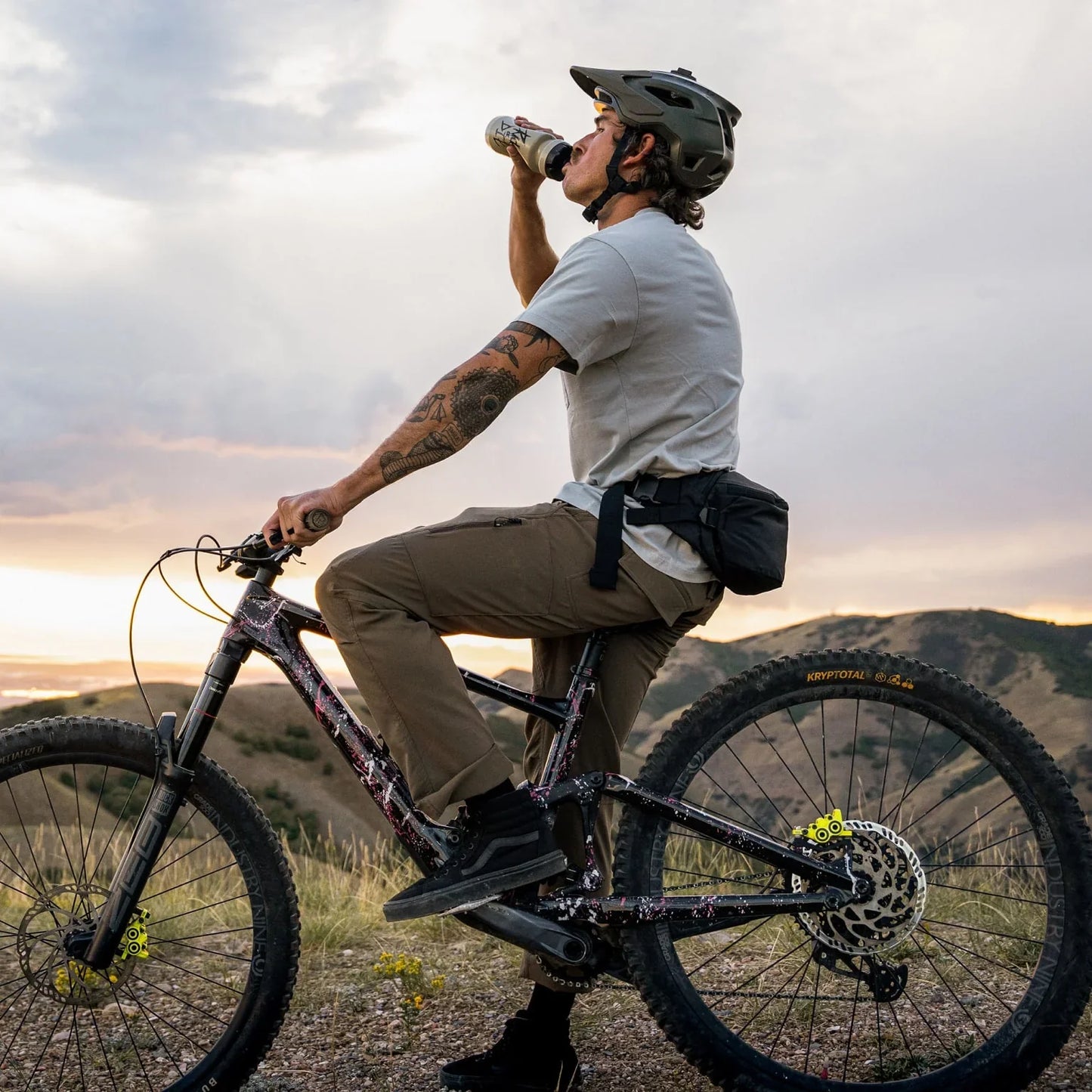 EVERGOODS MOUNTAIN HIP PACK 3.5L エバーグッズ マウンテン ヒップパック 3.5L ヒップバッグ スリングバッグ ボディバッグ 3.5L 軽量 アウトドア 通勤 通学 旅行