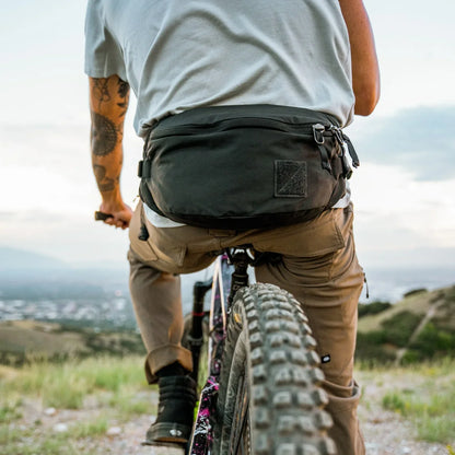 EVERGOODS MOUNTAIN HIP PACK 3.5L エバーグッズ マウンテン ヒップパック 3.5L ヒップバッグ スリングバッグ ボディバッグ 3.5L 軽量 アウトドア 通勤 通学 旅行