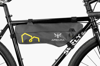 APIDURA エクスペディション・フレームパック（3L）