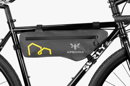 APIDURA エクスペディション・フレームパック（3L）