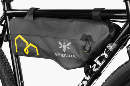 APIDURA エクスペディション・フレームパック（3L）