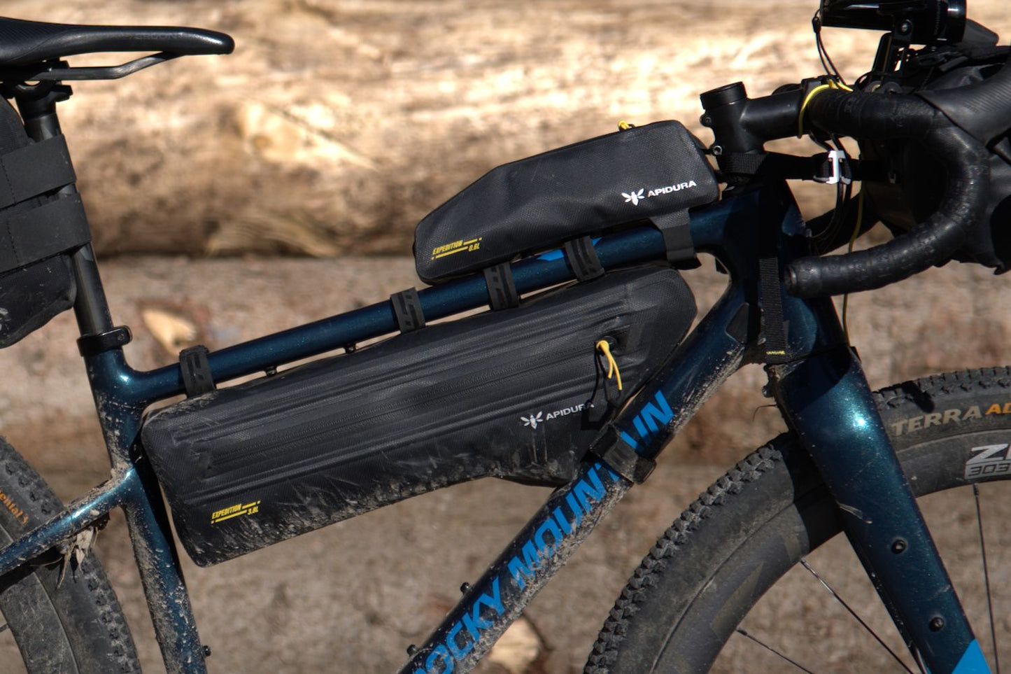 APIDURA Expedition Top Tube Pack 0.6L / 1L 防水トップチューブバッグ