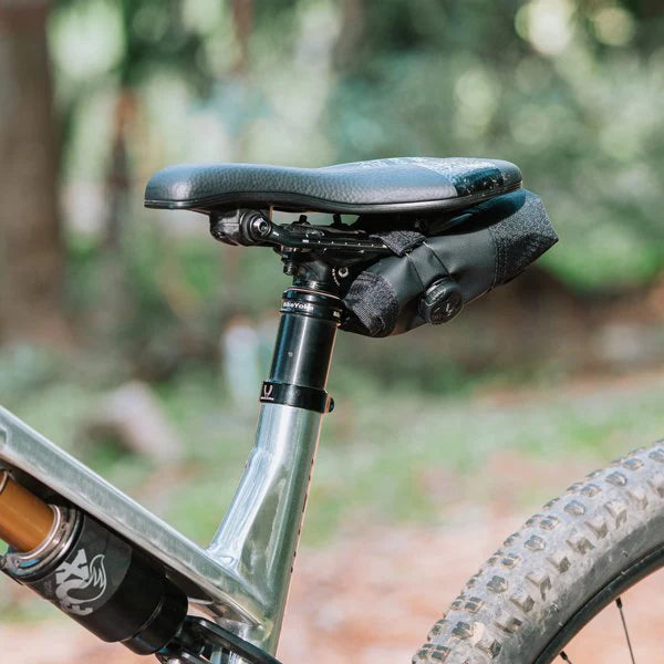 Granite Quiver ツールロール サドルバッグ 軽量80g 防水 自転車用ツール収納 MTB ロード ドロッパー対応